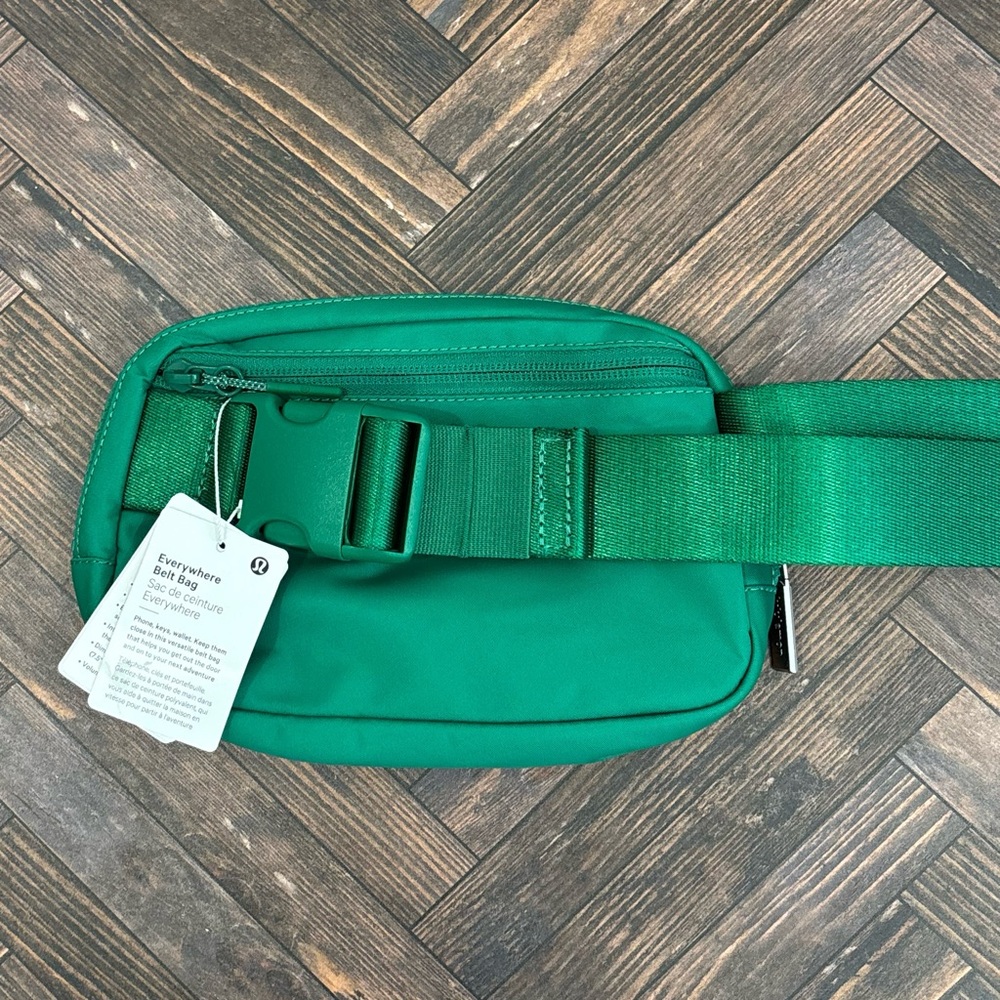 NWT Lululemon Everywhere Belt Bag In Raceway Green - Picture 2 of 9
